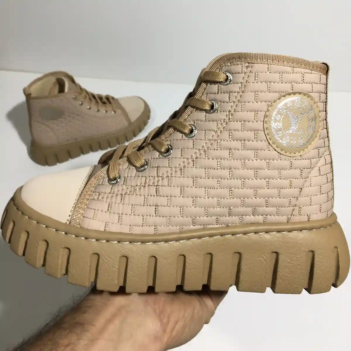 نیم بوت دخترانه زنانه کاپشنی (شمعی) لویی ویتون LV  رنگ موکا نسکافه‌ای